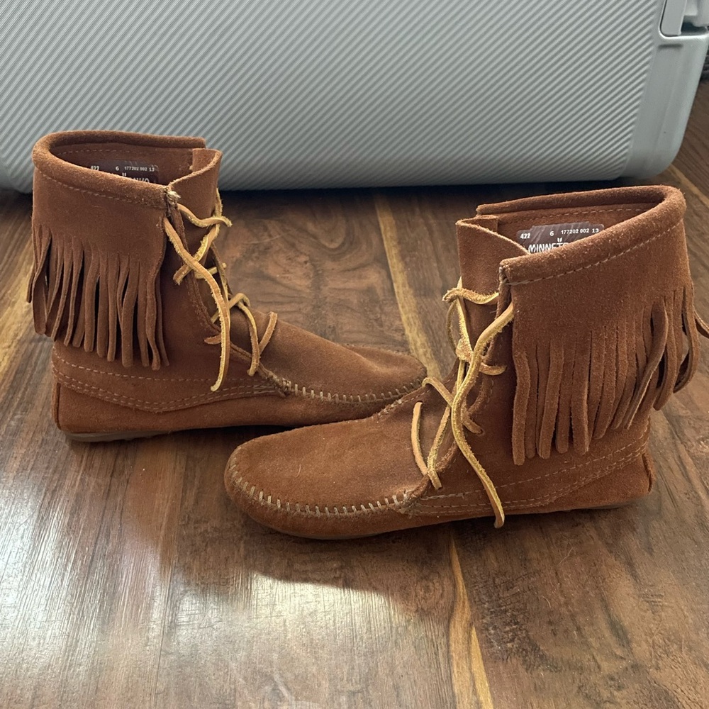 Minnetonka fringe moccasins